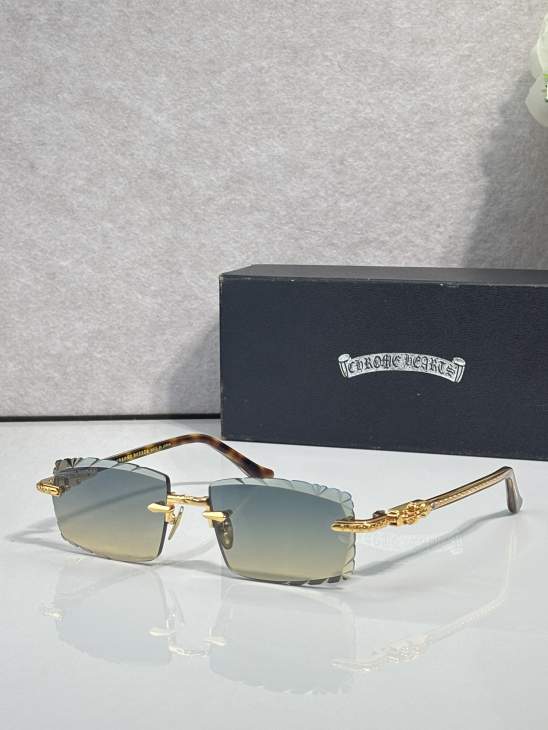 Picture of Chrome Hearts Sunglasses _SKUfw80915196fw